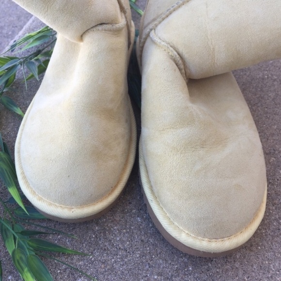 Ugg Shearling Classic Short Boot - Picture 4 of 8